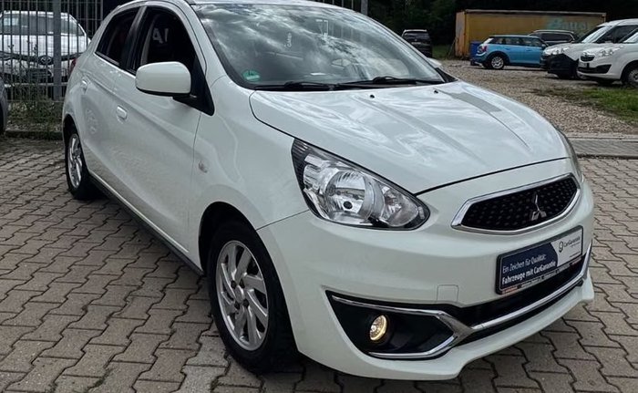 car-img